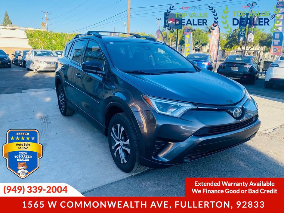 Used 2018 Toyota RAV4 LE w/ Carpet Mat Package image 6