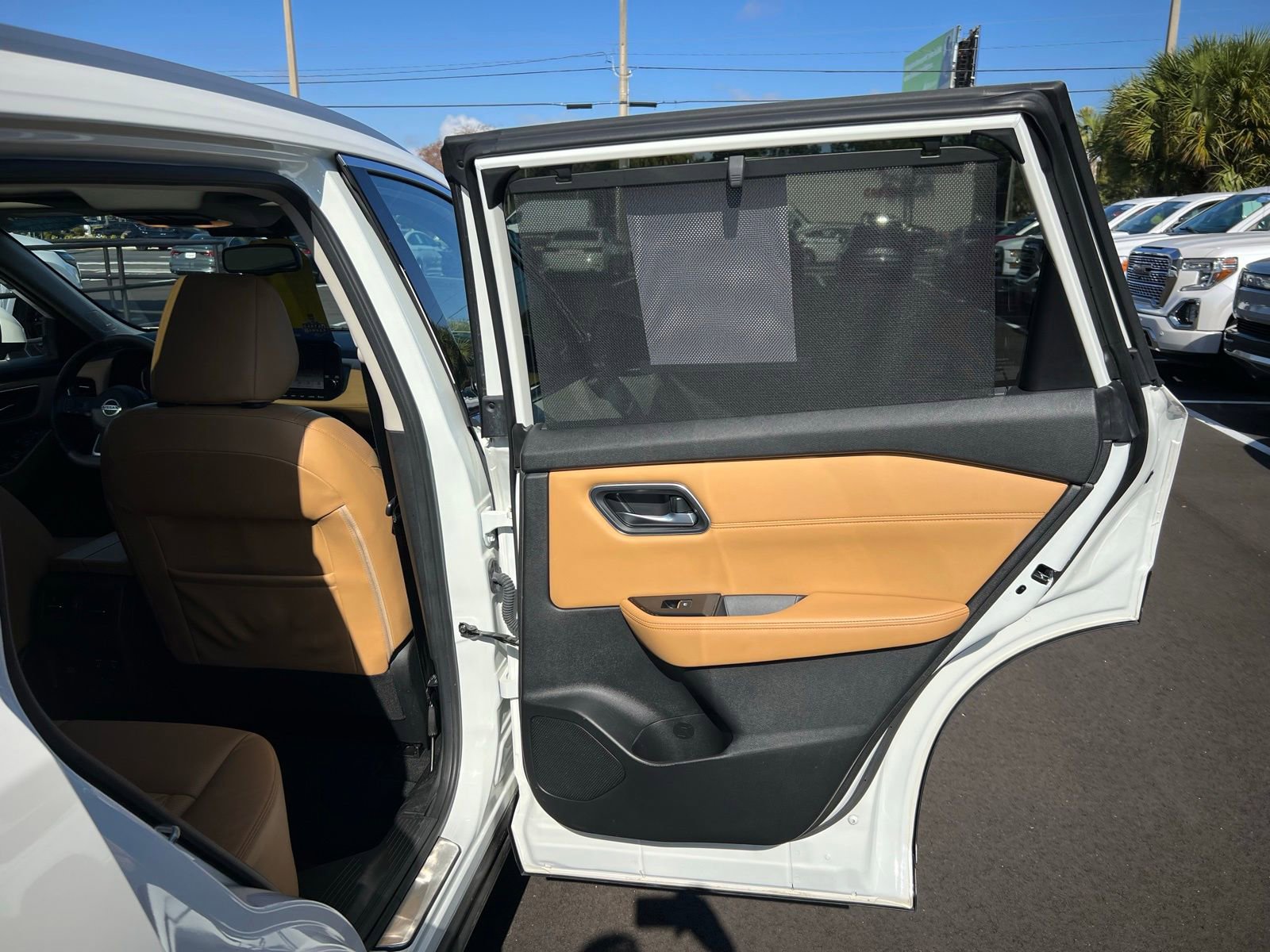 Used 2021 Nissan Rogue Platinum image 50