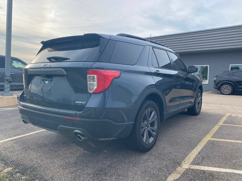 Used 2024 Ford Explorer XLT w/ Equipment Group 202A AWD/4WD image 7