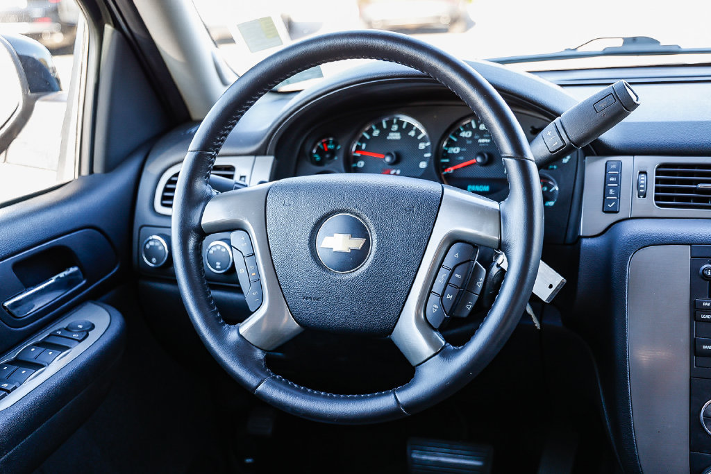 Used 2009 Chevrolet Avalanche LT w/ Suspension Package, Off-Road AWD/4WD image 27