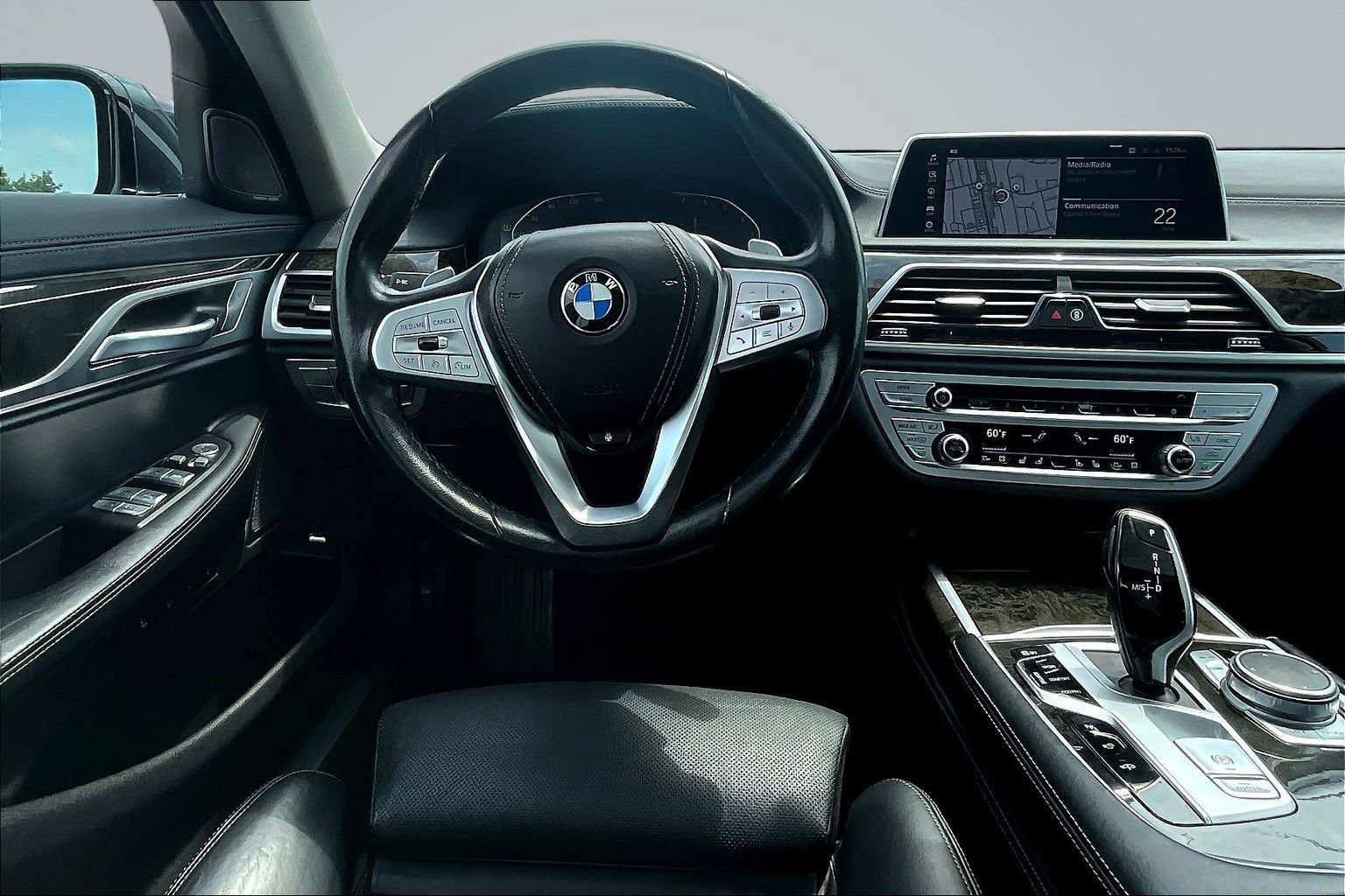 Used 2022 BMW 740i RWD image 7