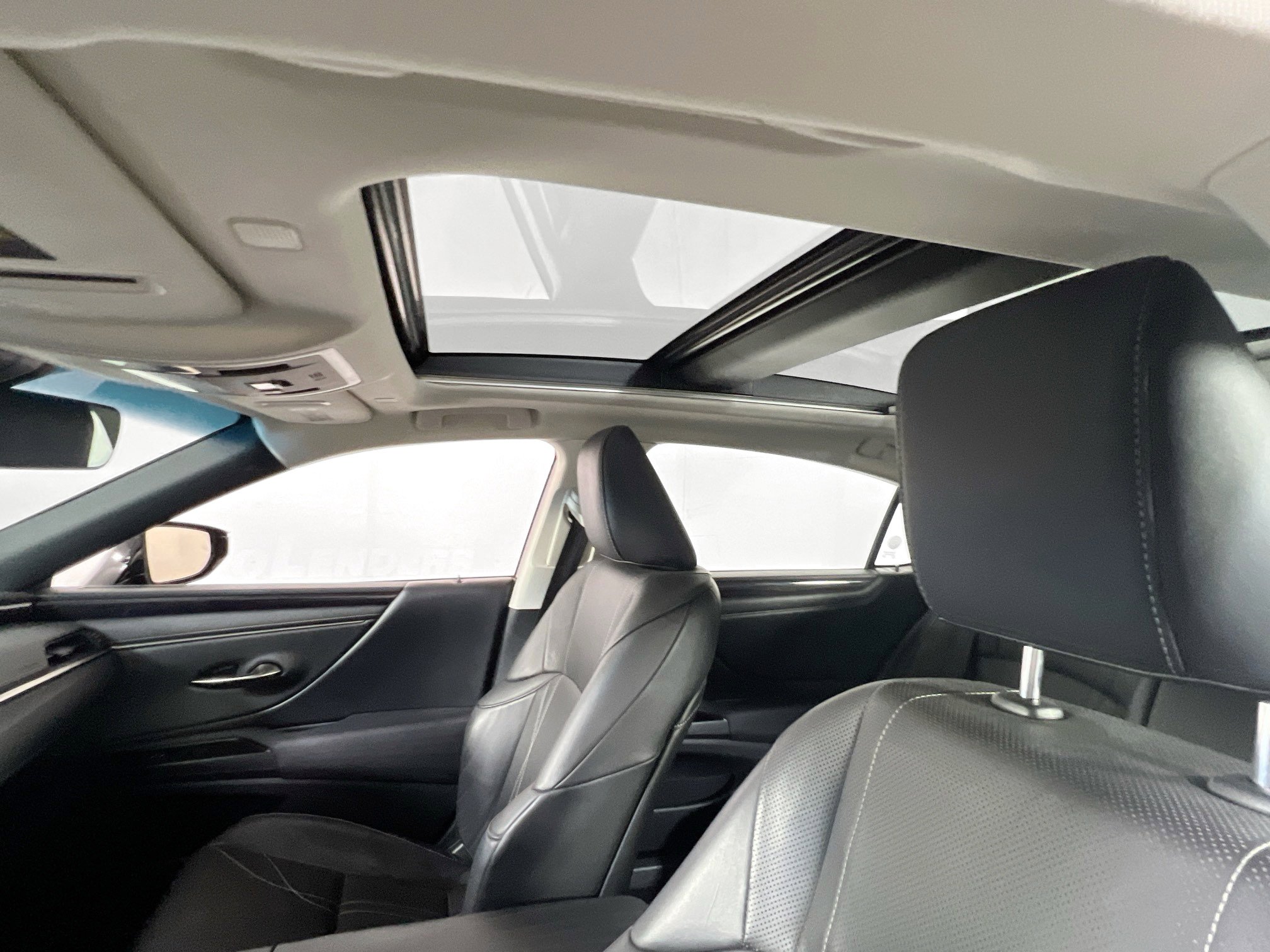 Used 2019 Lexus ES 350 w/ Accessory Package FWD image 22