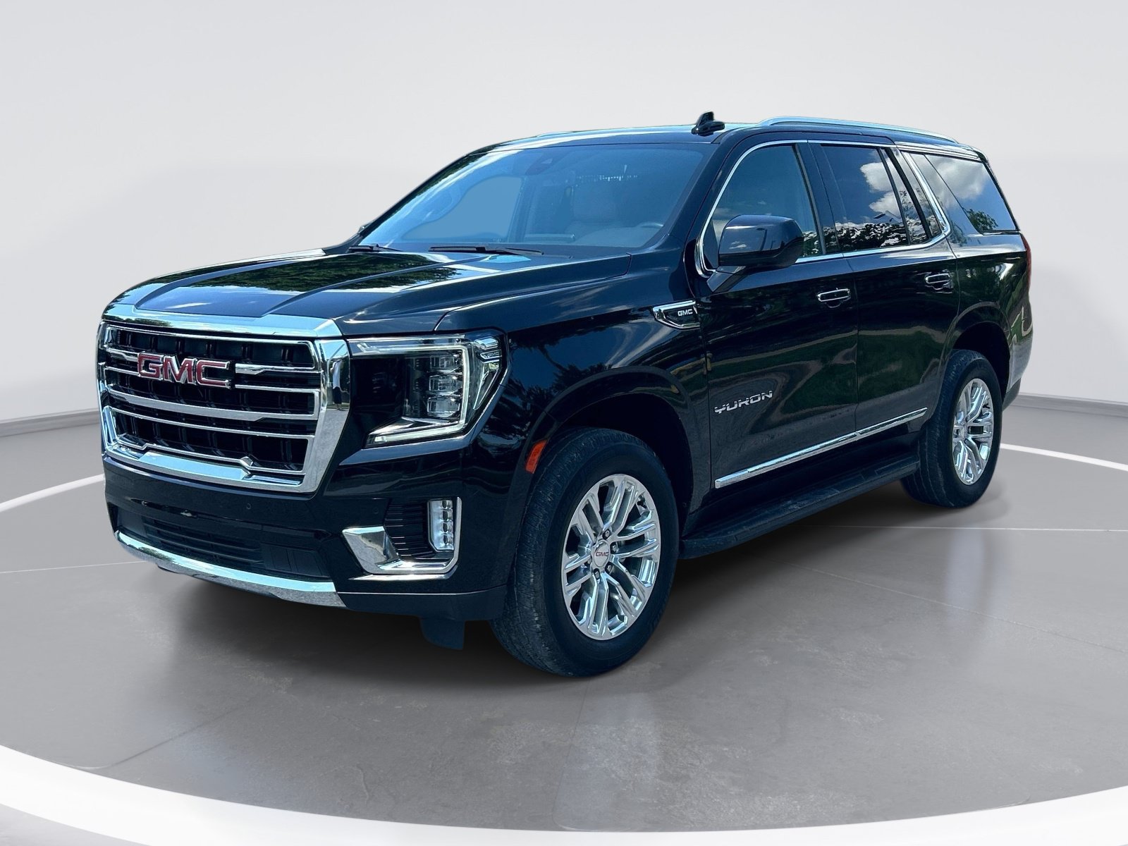 Used 2021 GMC Yukon SLT w/ Rear Media and Nav Package AWD/4WD image 5