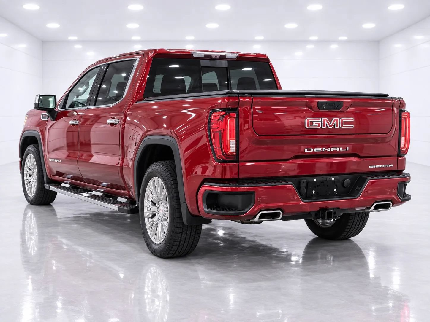 Used 2023 GMC Sierra 1500 Denali w/ Technology Package AWD/4WD image 3