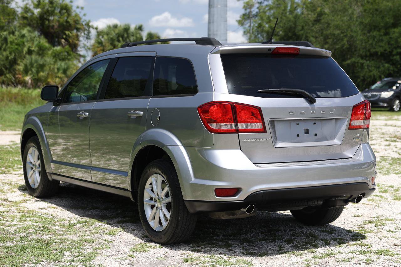 Used 2017 Dodge Journey SXT w/ Comfort/Convenience Group FWD image 5