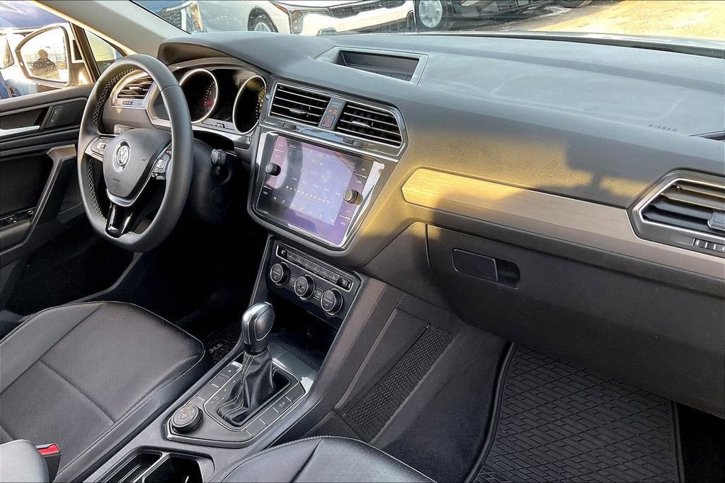 Used 2021 Volkswagen Tiguan SE image 13