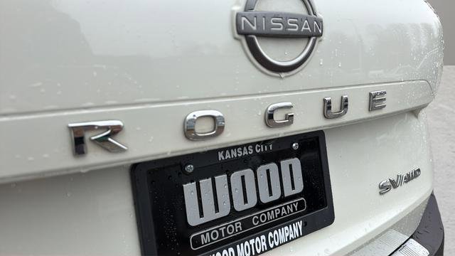 Used 2023 Nissan Rogue SV image 24