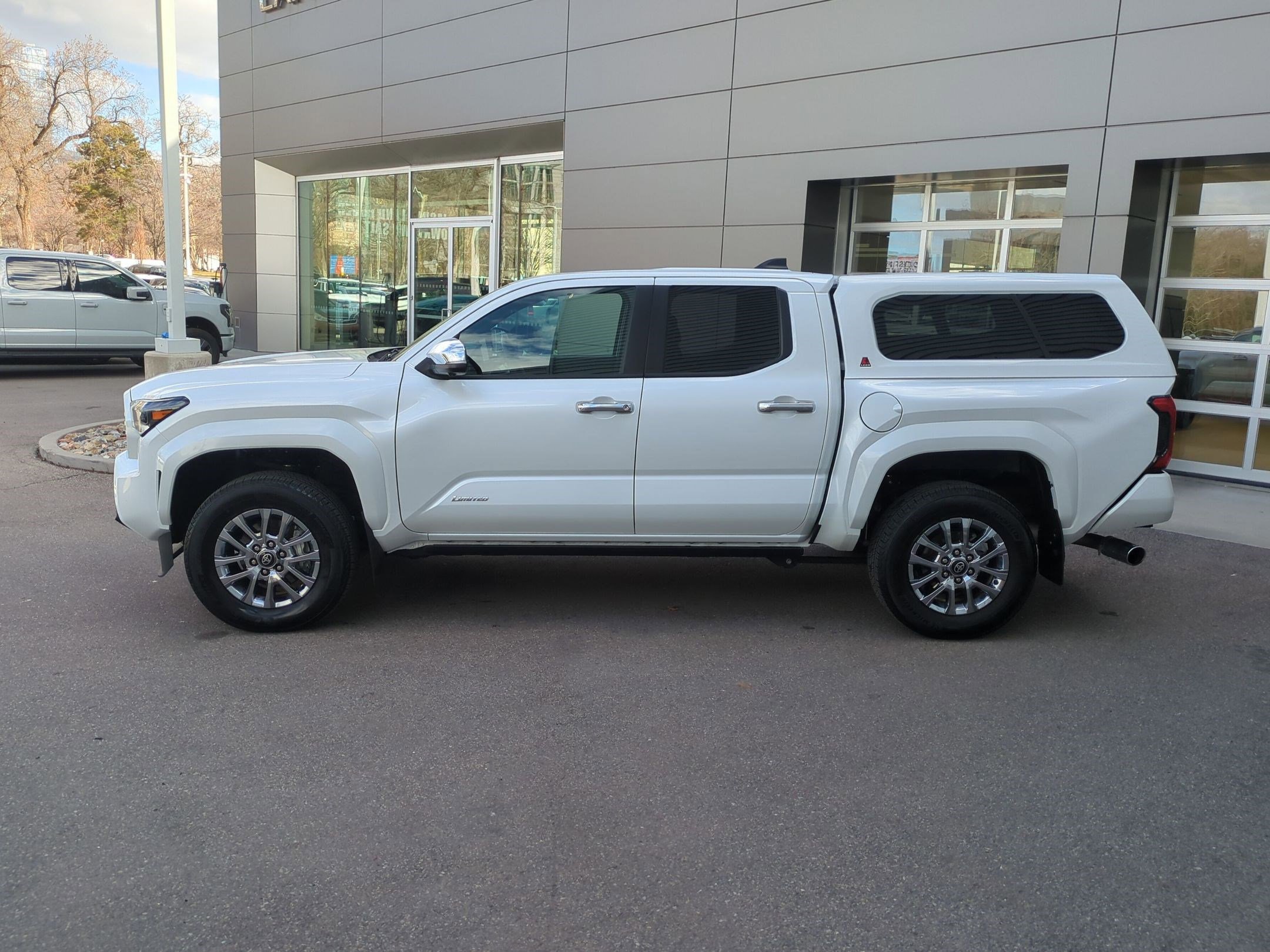 Used 2024 Toyota Tacoma Limited AWD/4WD image 9