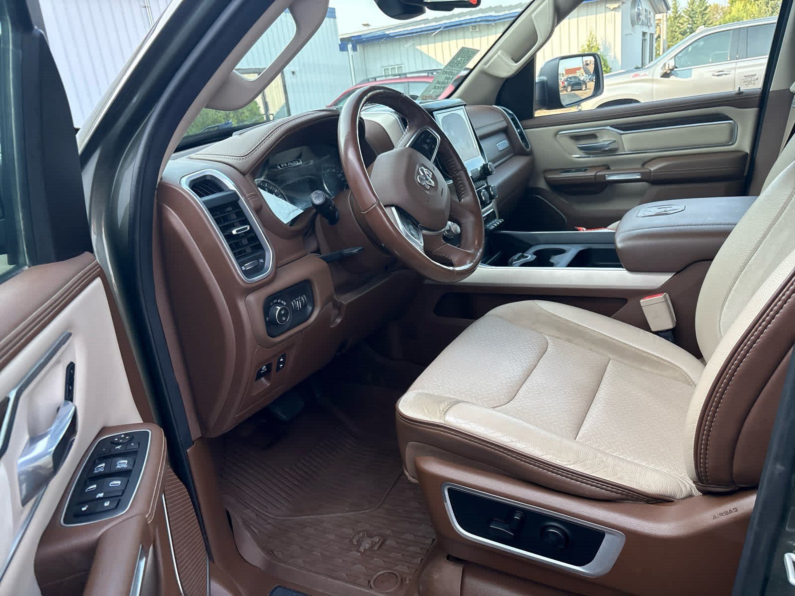 Used 2020 RAM 1500 Laramie AWD/4WD image 7