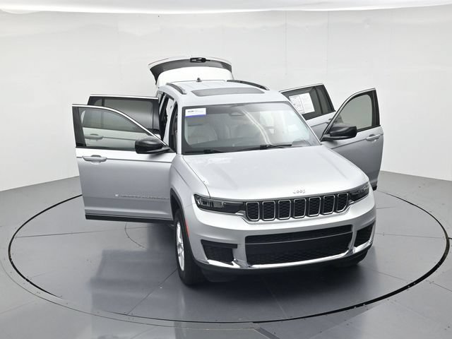 Used 2023 Jeep Grand Cherokee L Laredo w/ Luxury Tech Group I AWD/4WD image 51