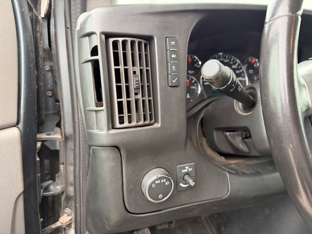 Used 2017 Chevrolet Express 2500 image 15