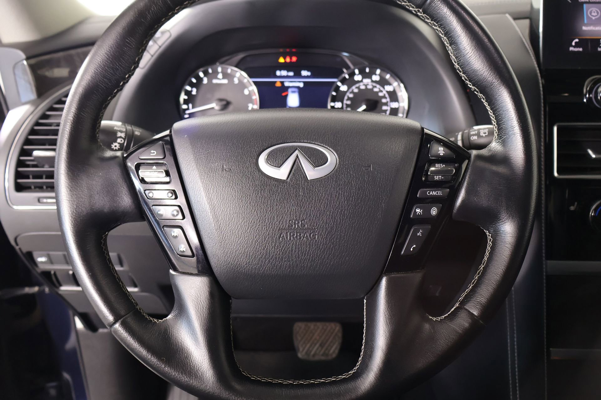 Used 2024 INFINITI QX80 Luxe image 3