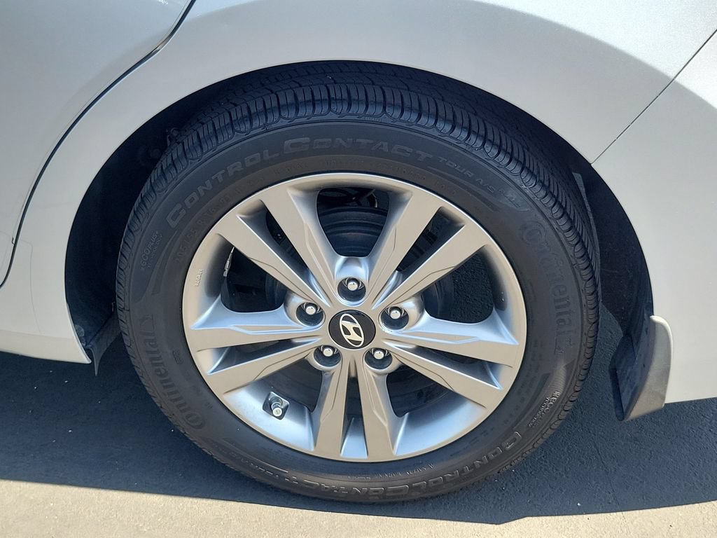 Used 2017 Hyundai Elantra SE FWD image 28