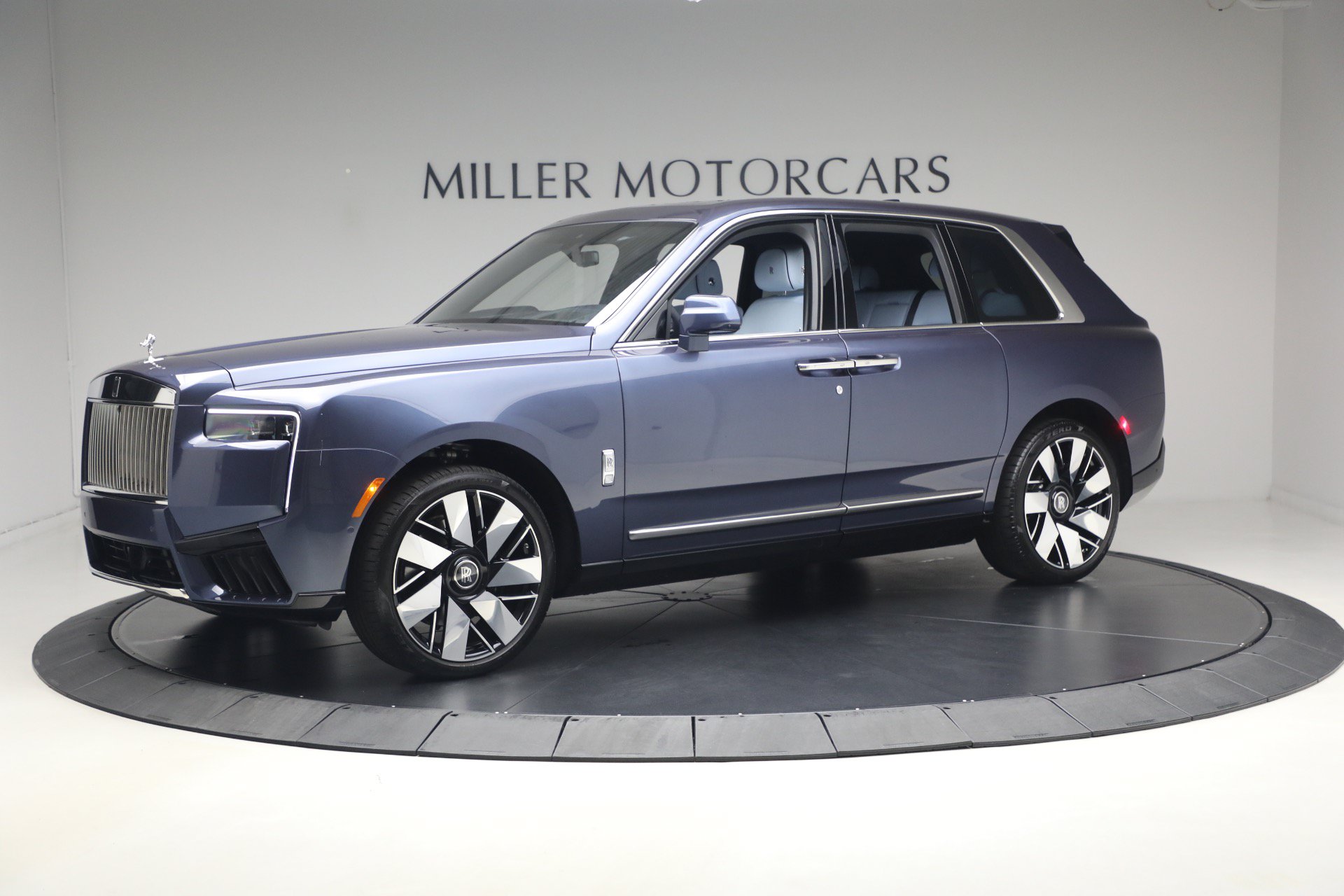 Certified 2025 Rolls-Royce Cullinan AWD/4WD image 10