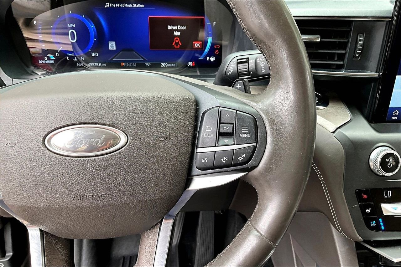 Used 2020 Ford Explorer Platinum w/ Premium Technology Package image 11