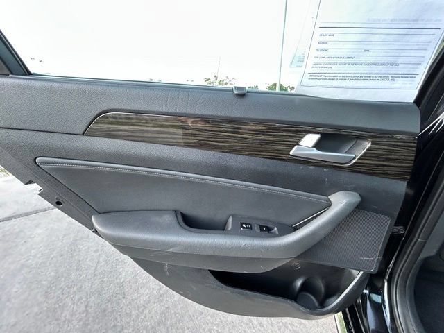 Used 2016 Hyundai Sonata Limited w/ Option Group 05 FWD image 28