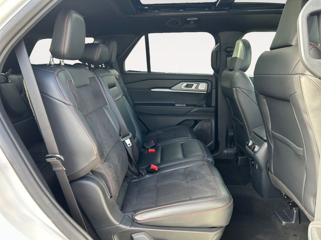 Used 2025 Ford Explorer ST AWD/4WD image 11