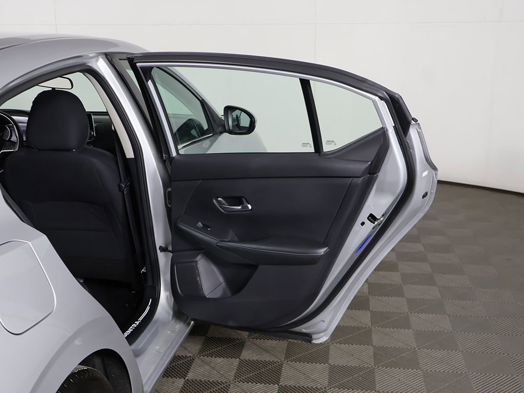 Used 2022 Nissan Sentra SV FWD image 19