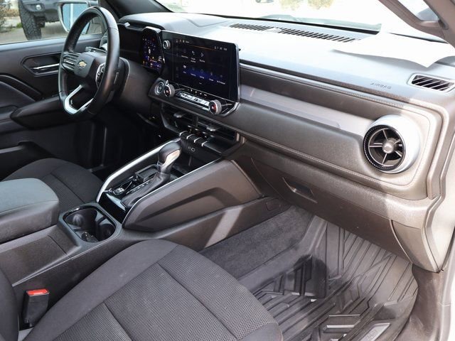 Used 2024 Chevrolet Colorado LT w/ LT Convenience Package image 17