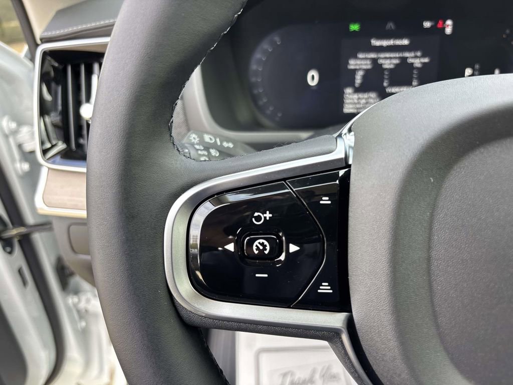 New 2026 Volvo XC90 B6 Plus w/ Protection Package Premier image 18
