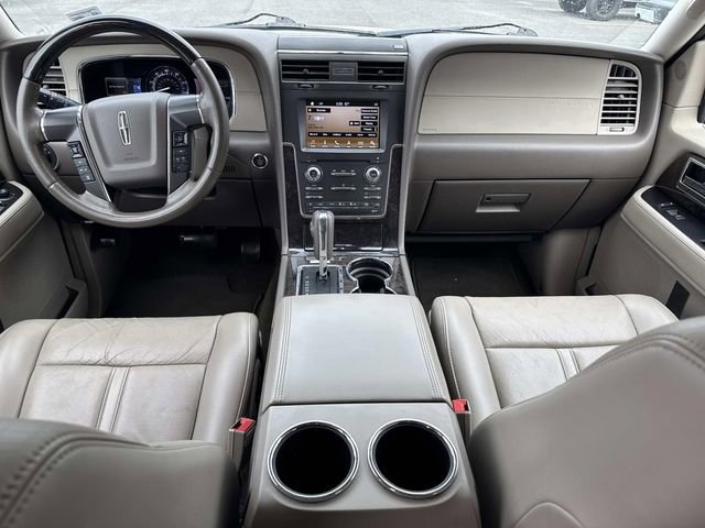 Used 2017 Lincoln Navigator L Select image 19