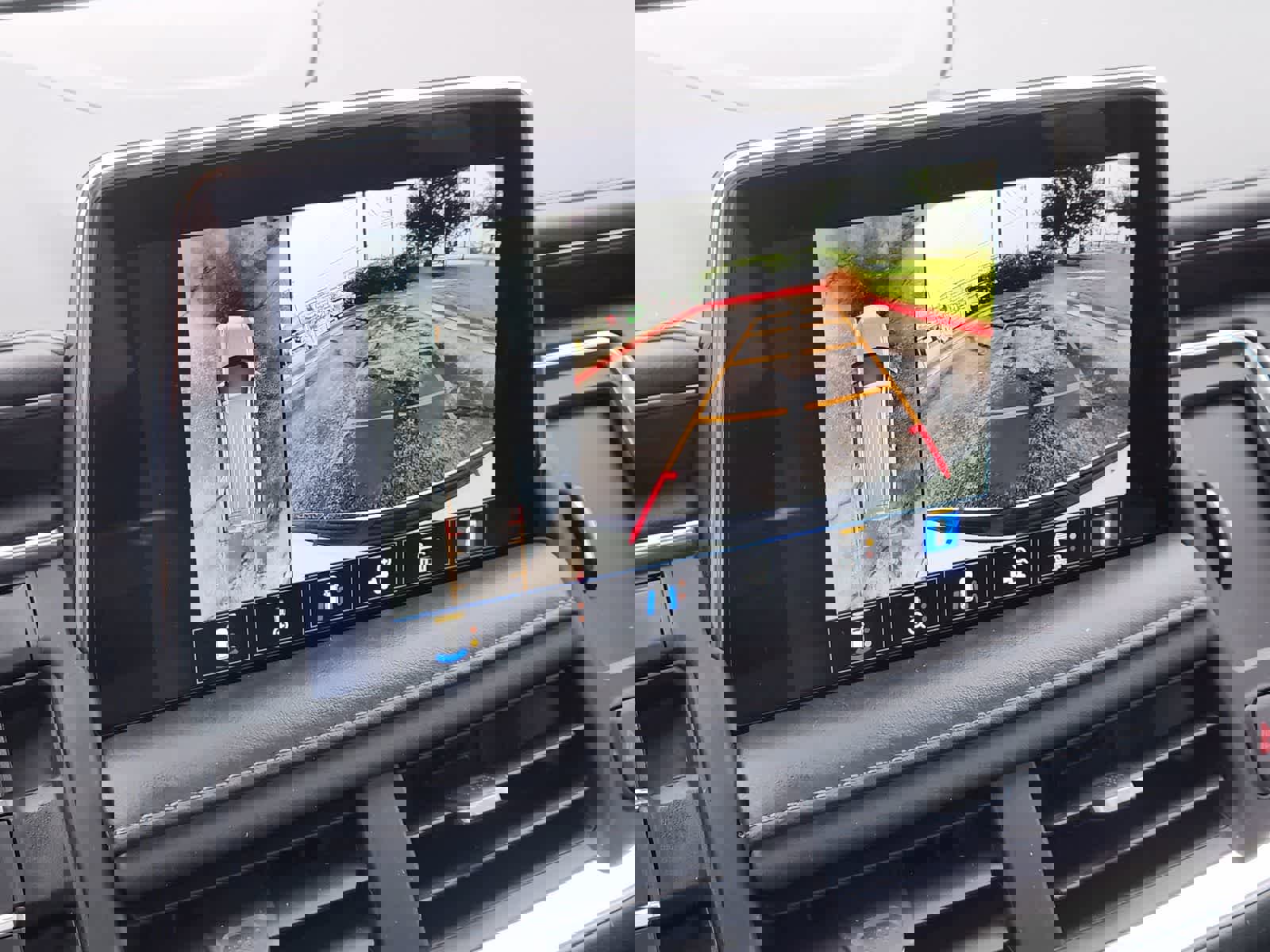 Used 2022 Chevrolet Tahoe Z71 w/ Luxury Package image 16