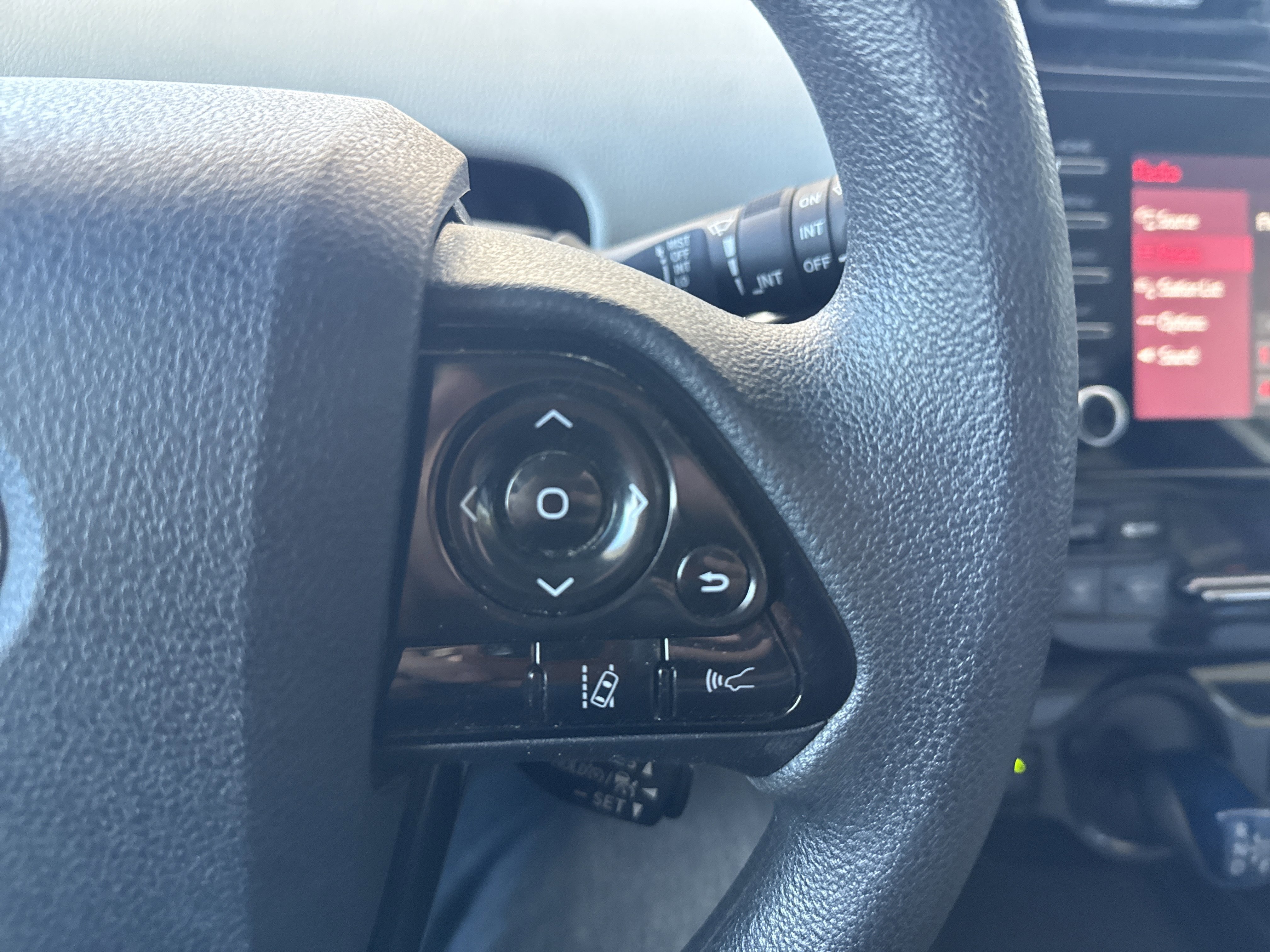 Used 2020 Toyota Prius LE w/ Carpet Mat Package AWD/4WD image 27