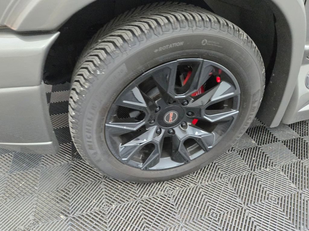 Used 2023 GMC Savana 2500 image 13