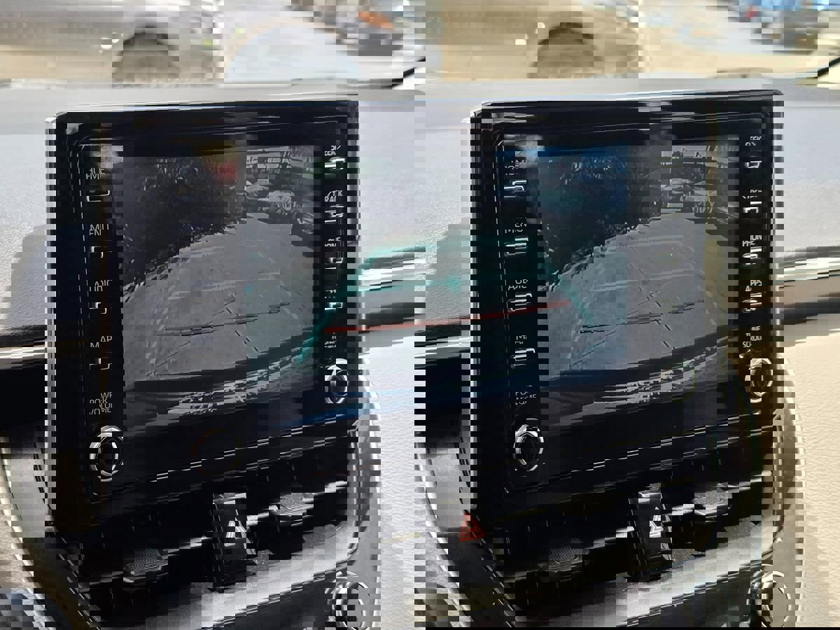 Used 2020 Toyota Corolla LE image 35