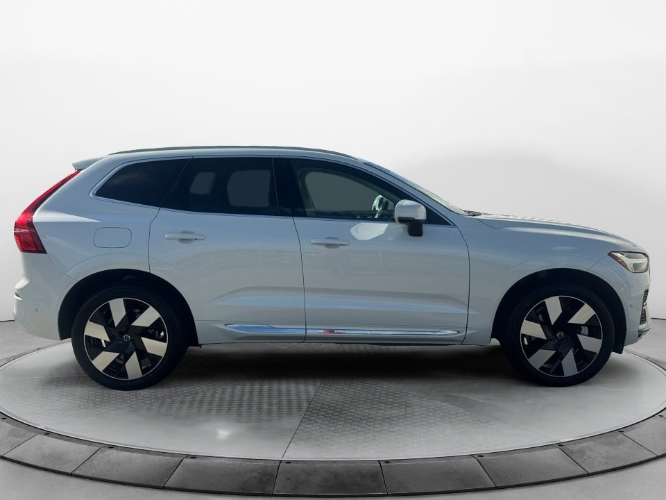 Certified 2023 Volvo XC60 T8 Plus w/ Climate Package AWD/4WD image 8