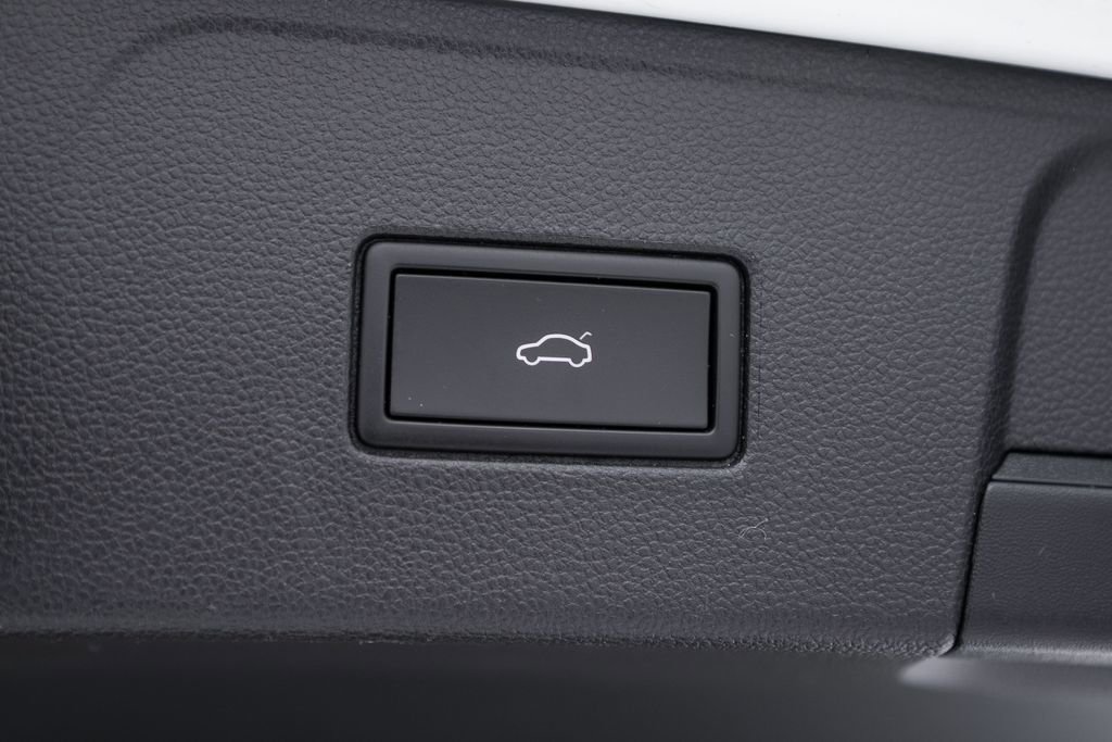 Used 2021 Volkswagen Atlas SEL Premium image 36