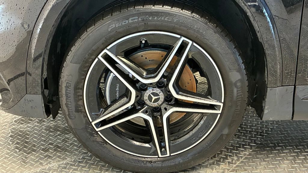Certified 2025 Mercedes-Benz GLA 250 4MATIC image 38