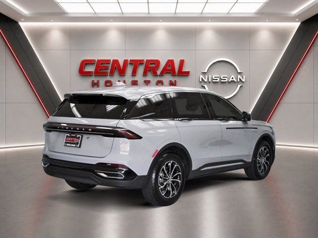 Used 2026 Lincoln Nautilus Premier AWD/4WD image 4
