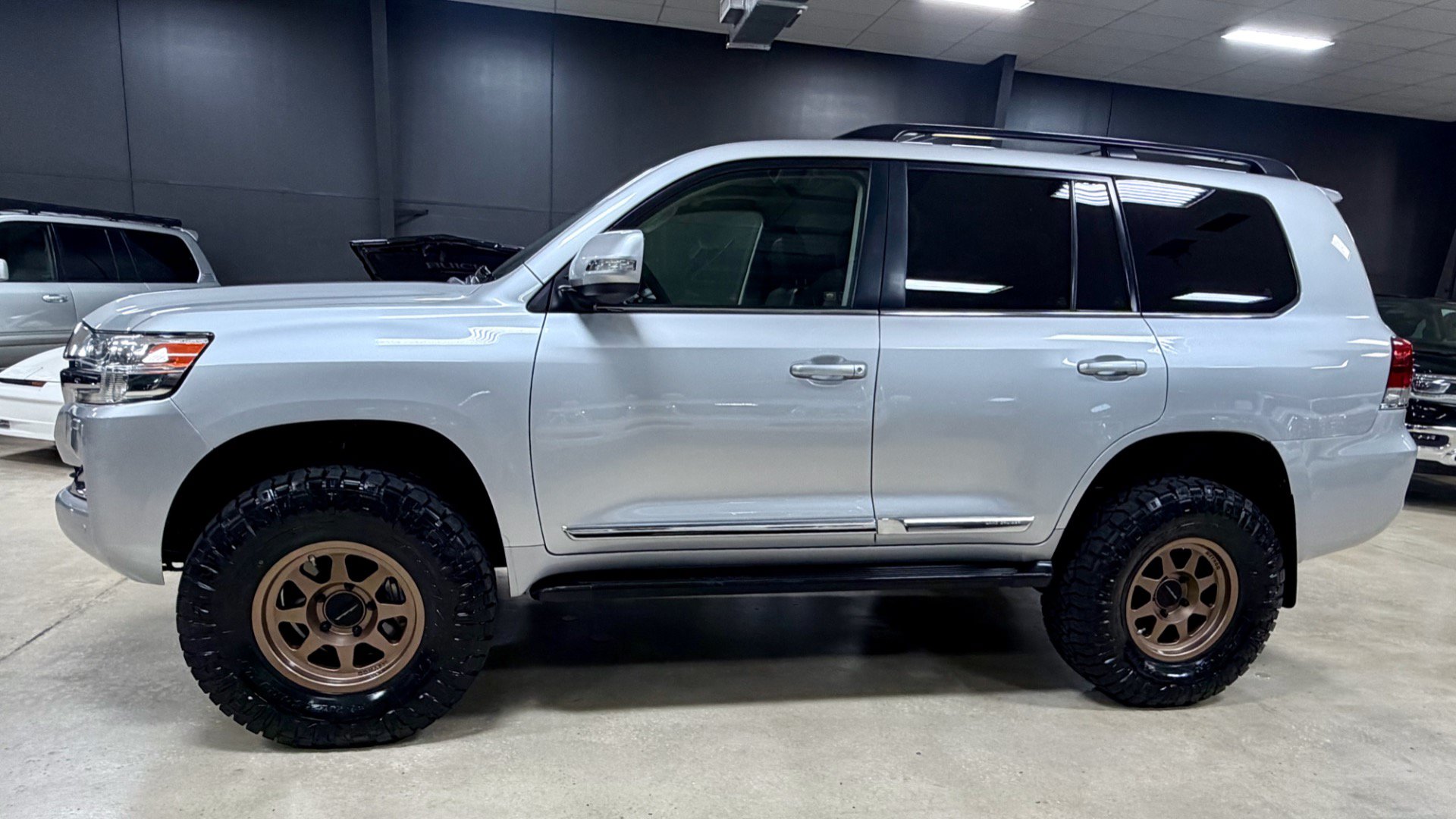 Used 2016 Toyota Land Cruiser AWD/4WD image 8