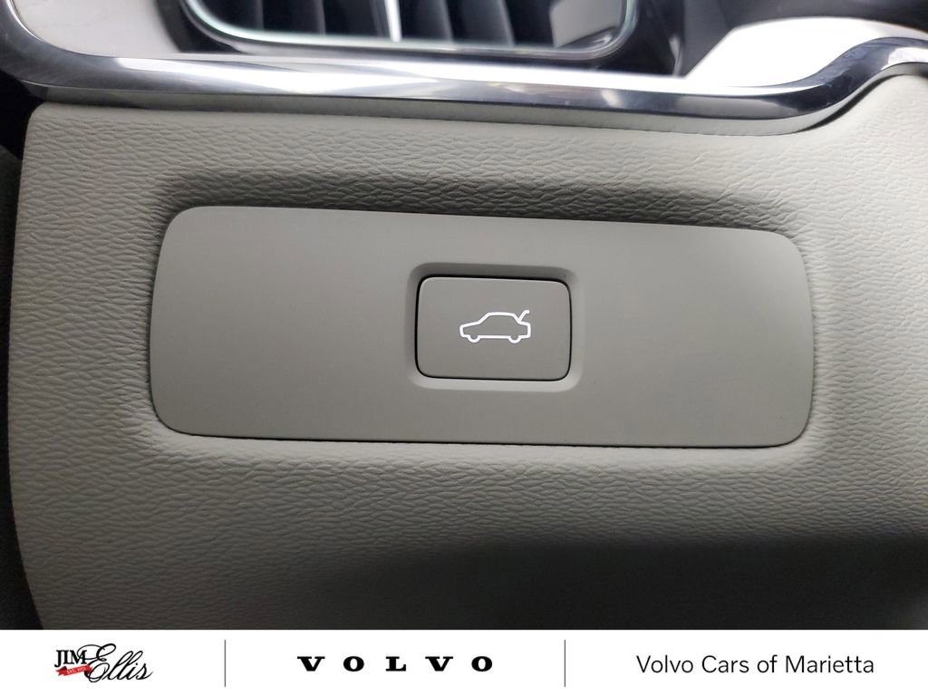 Used 2026 Volvo XC60 B5 Ultra w/ Protection Package Premier image 36