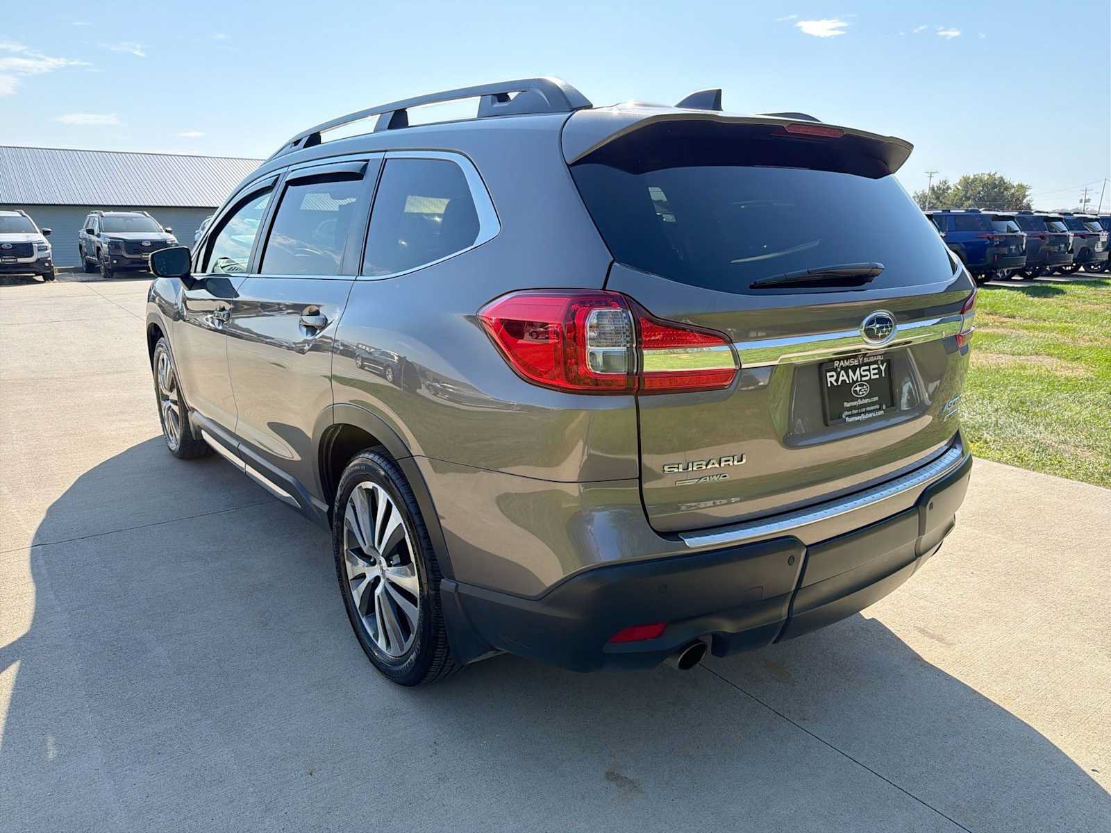 Used 2021 Subaru Ascent Limited w/ Technology Package AWD/4WD image 4