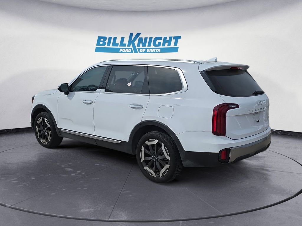 Used 2025 Kia Telluride S FWD image 3