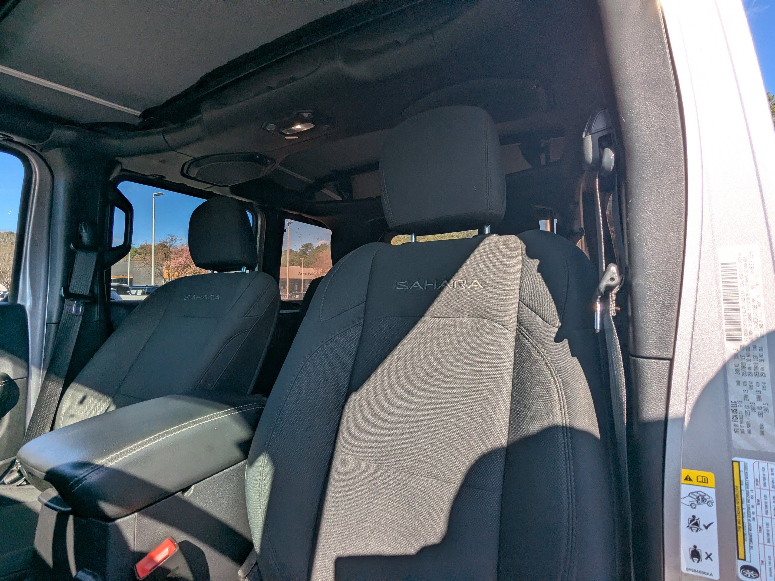 Used 2018 Jeep Wrangler Unlimited Sahara image 24