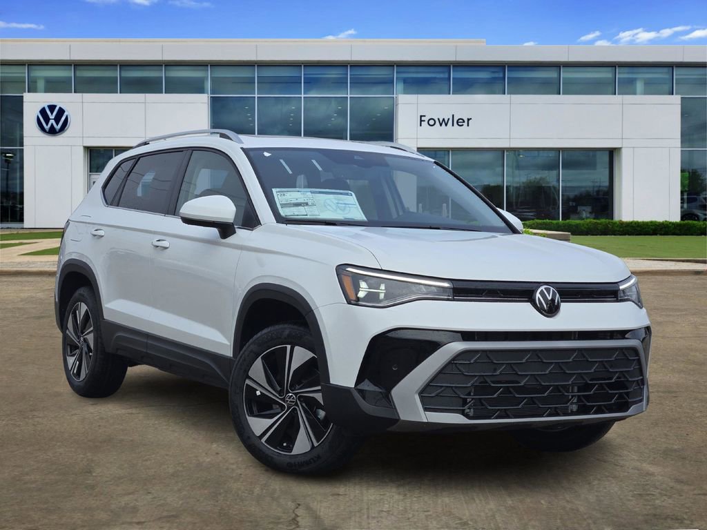 New 2026 Volkswagen Taos SE image 1