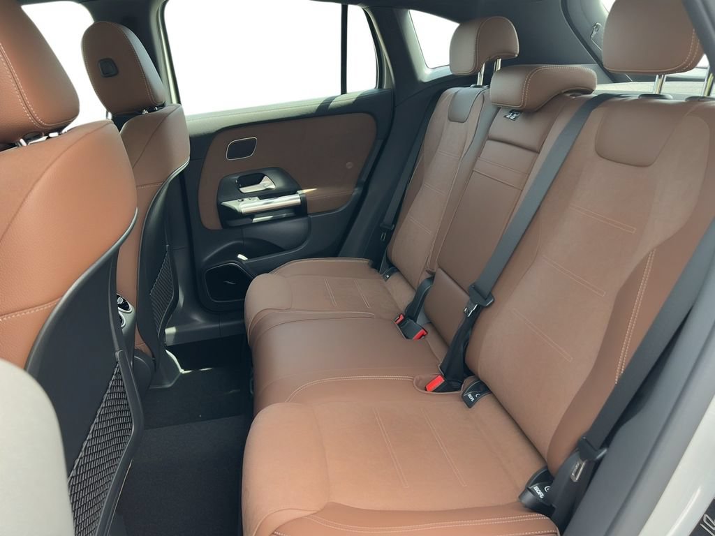 New 2026 Mercedes-Benz GLA 35 AMG 4MATIC image 7