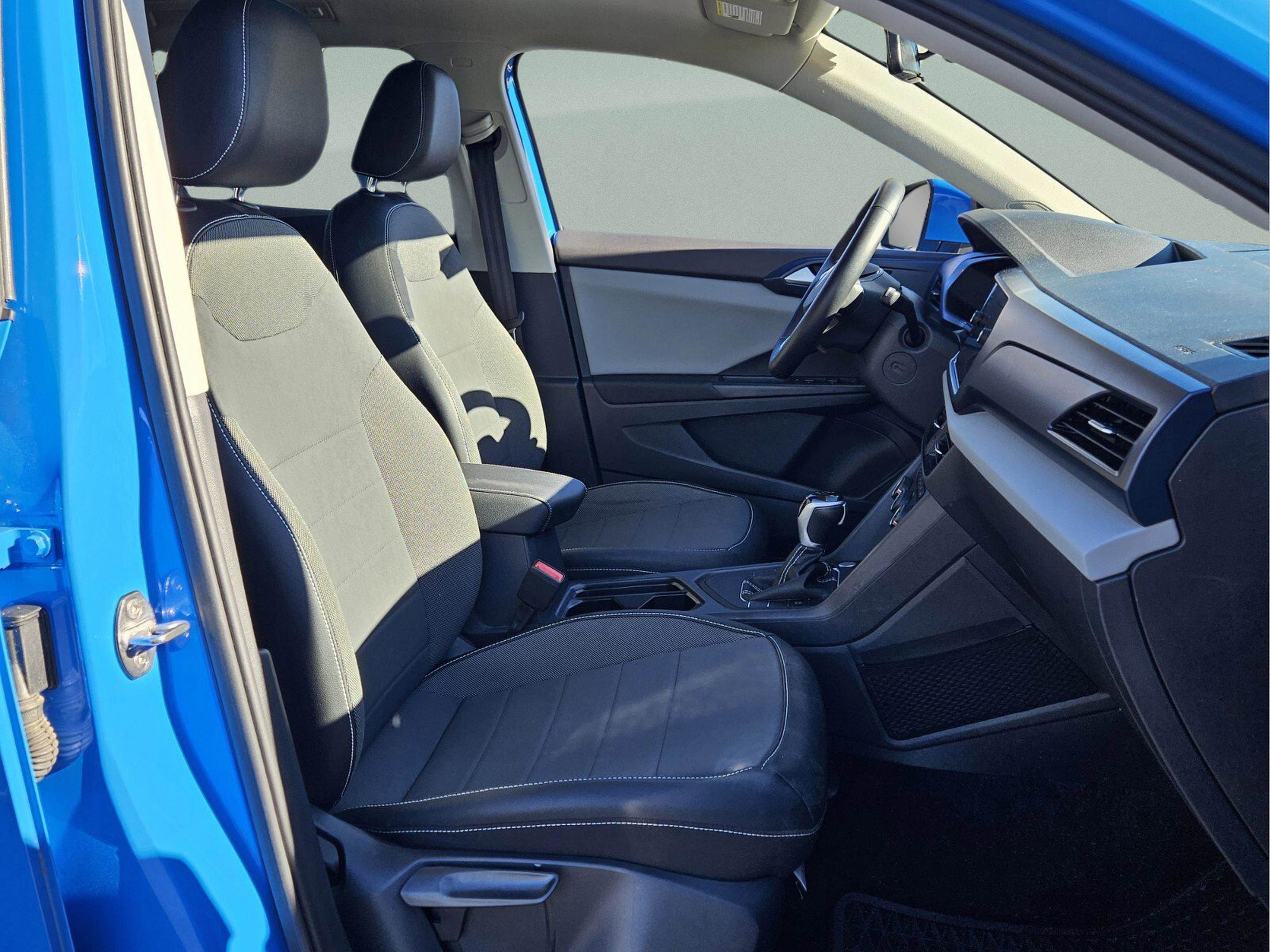 Used 2022 Volkswagen Taos SE w/ Panoramic Sunroof Package image 10