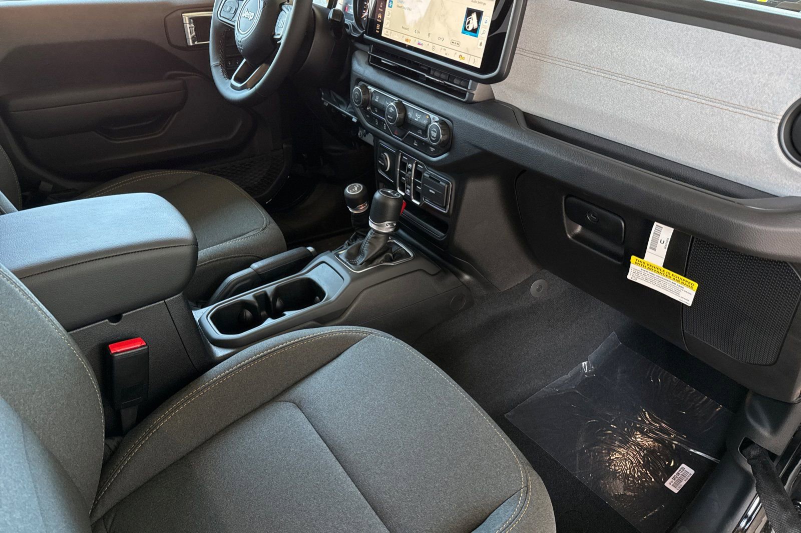New 2025 Jeep Gladiator Sport AWD/4WD image 14