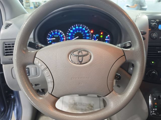 Used 2007 Toyota Sienna LE w/ LE Pkg 2 FWD image 17