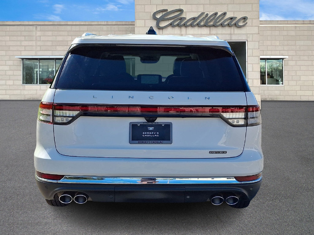 Used 2025 Lincoln Aviator AWD image 6