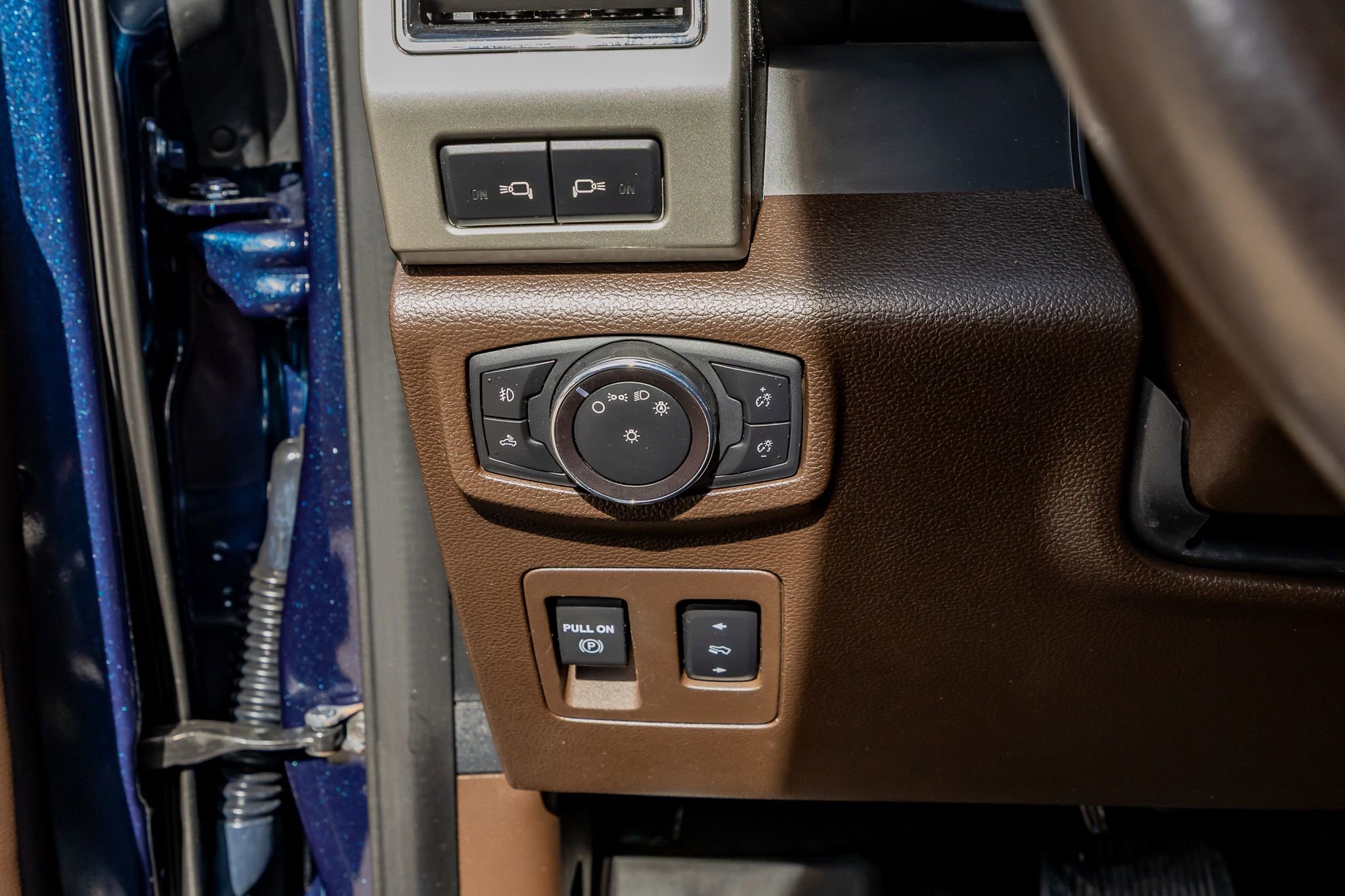 Used 2019 Ford F150 King Ranch w/ Equipment Group 601A Luxury AWD/4WD image 23