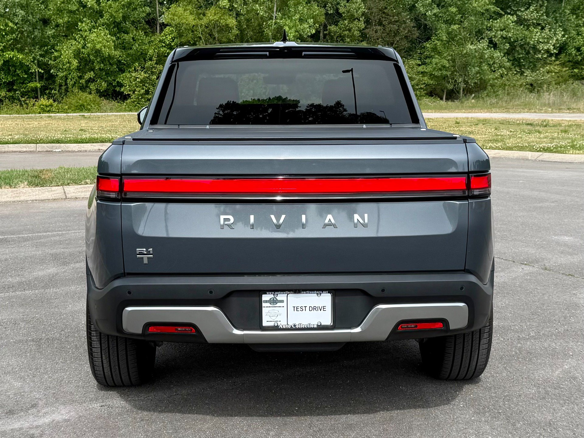Used 2024 Rivian R1T Adventure AWD/4WD image 7