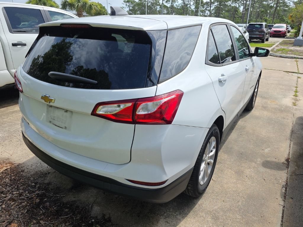 Used 2021 Chevrolet Equinox LS w/ LS Convenience Package FWD image 8