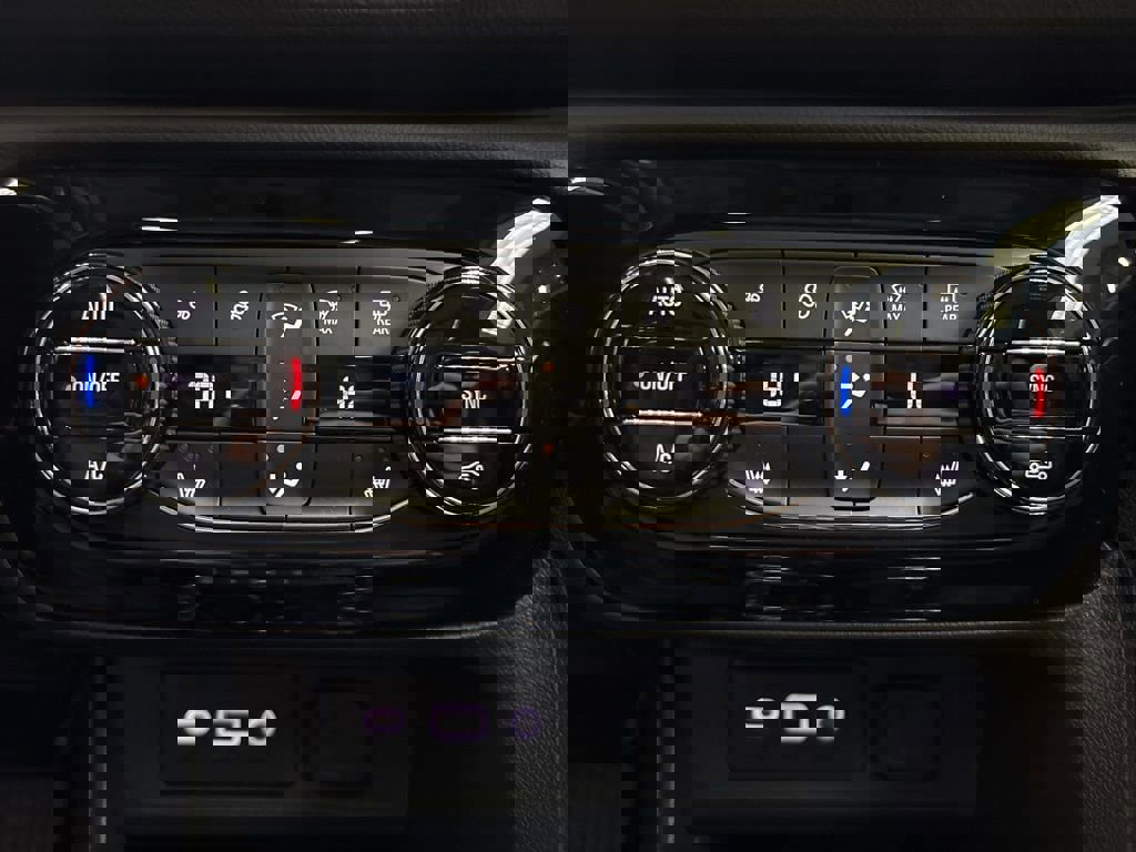 Used 2023 Buick Encore GX Essence w/ Experience Buick Package AWD/4WD image 33