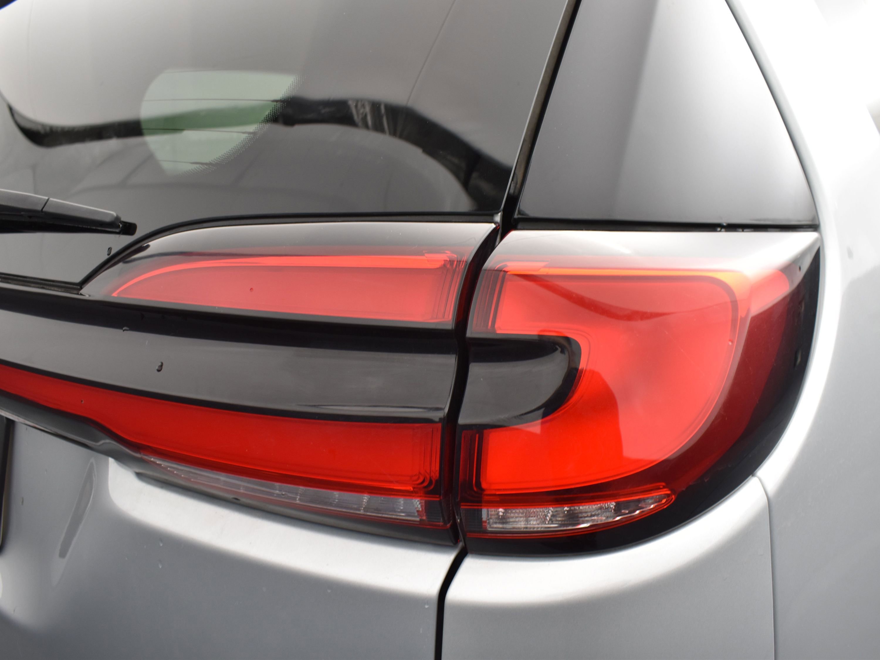 Used 2023 Chrysler Pacifica Touring-L image 7