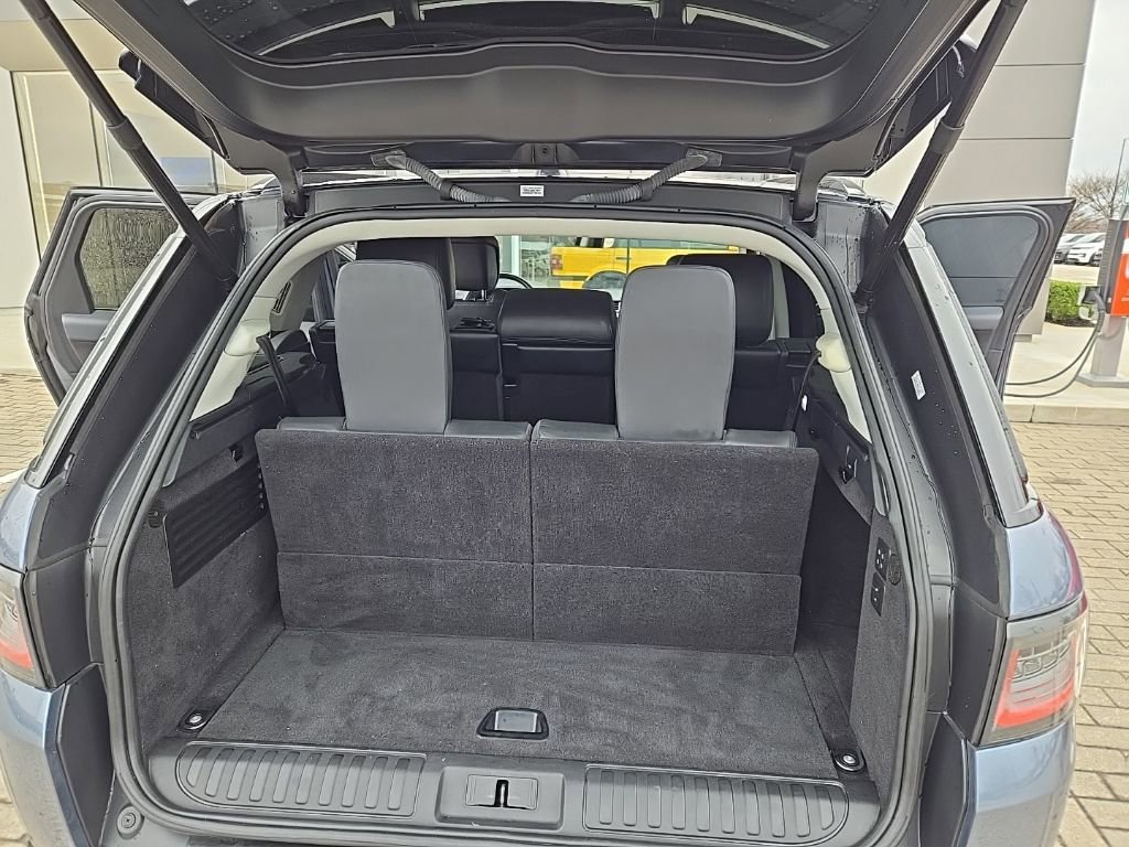 Used 2018 Land Rover Range Rover Sport HSE image 18